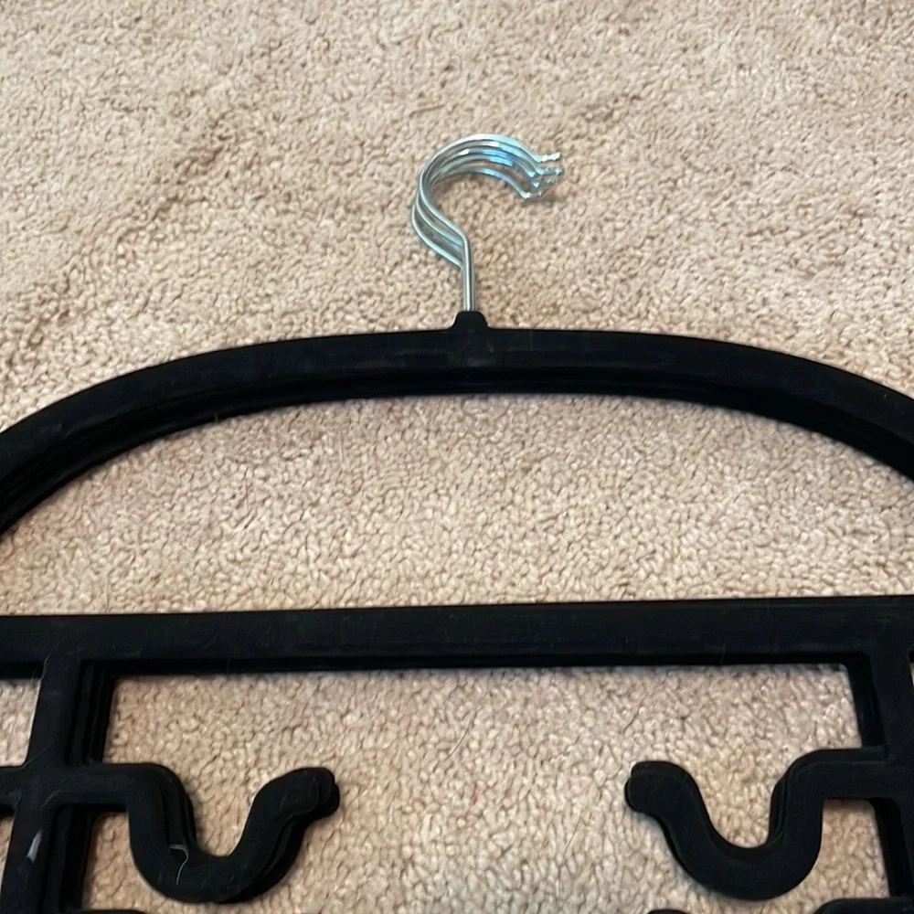 Velvet no slip hangers - multiple hooks